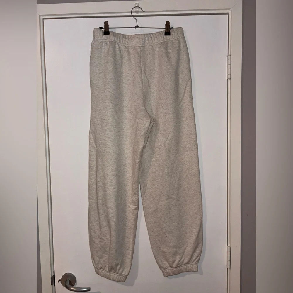 Aritzia TNA Cream Jogger Sweatpants - Picture 6 of 7